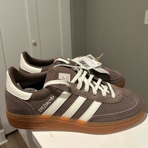 SOLD 📦 Adidas Spezial Brown and White Sneakers